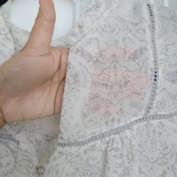 Maurices Sheer Paisley Long Sleeve Cream/Gray Blouse Women Sz M - Picture 10 of 10